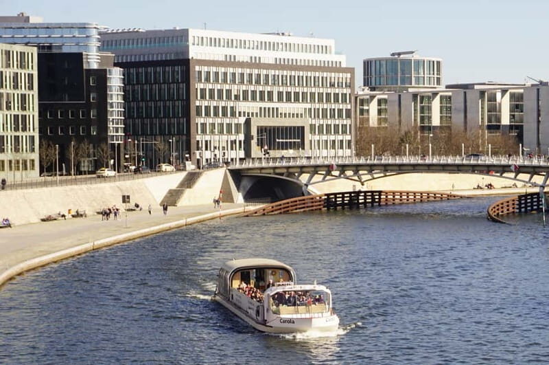 Berlin: 1-Hour Boat Tour with Bilingual Guide (Ger/Eng) - Tränenpalast and the Reichstag Stretch: When the Story Adds Weight