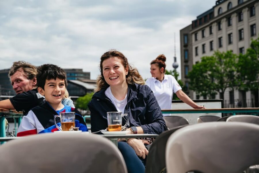 Berlin: 1-Hour City Sightseeing Cruise - The Museum Island and Friedrichstraße passage: pay attention to the spacing