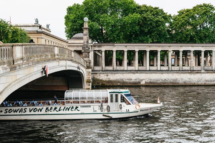 Berlin: 1-Hour City Sightseeing Cruise - House of World Cultures turnaround: your last photo window