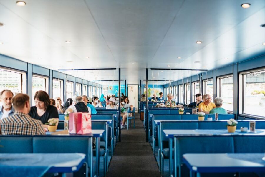 Berlin: 1-Hour City Tour by Boat with Guaranteed Seating - What this 1-hour Spree cruise is really good for