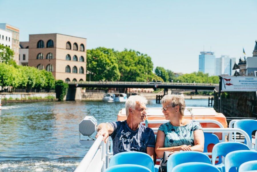 Berlin: 1-Hour City Tour by Boat with Guaranteed Seating - Who this tour suits best (and who should skip it)