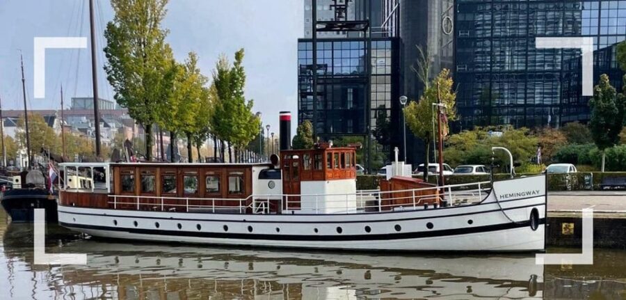 Berlin: 1h Boutiquestyle-Cruise on the Historic HEMINGWAY - Narration, music, and how to enjoy it without getting stuck listening