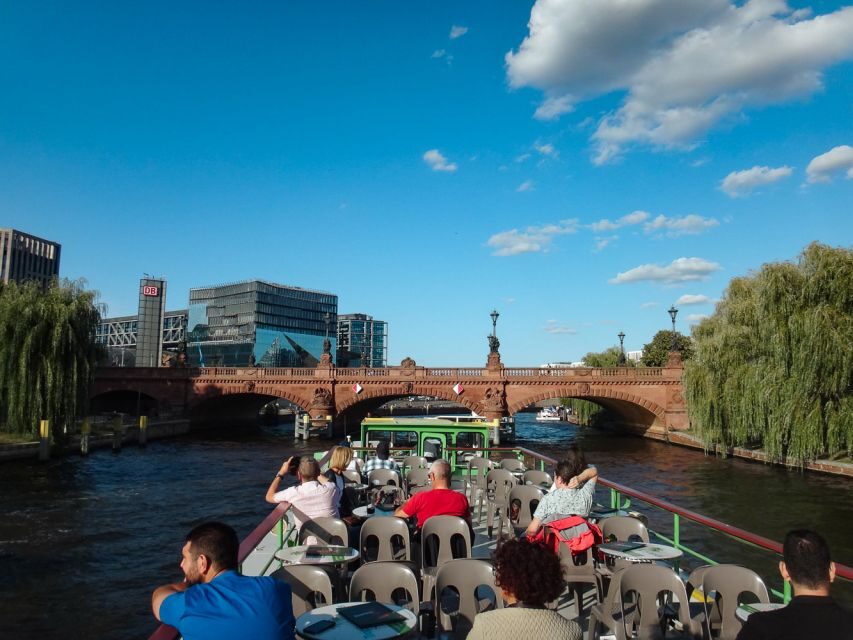 Berlin: 2.5-Hour East Side Boat Cruise with Commentary - Mühlendamm Lock to East Side Gallery: How the Wall Story Plays on Water