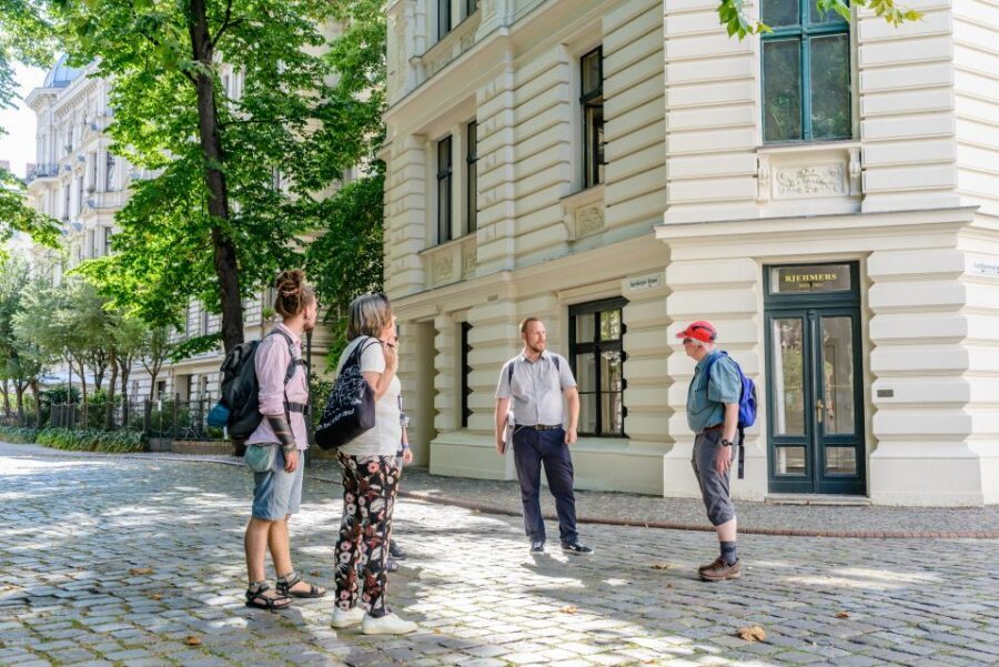 Berlin: 2.5-Hour Walking Tour through Kreuzberg 61 - Starting points: pick what makes your day easier