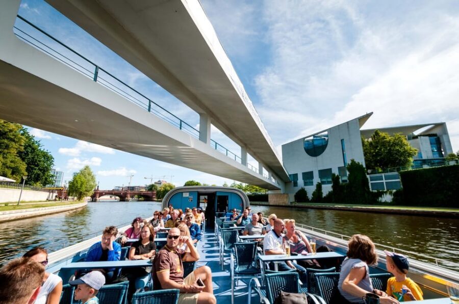 Berlin: 3.25-Hour Spree & Landwehrkanal Boat Tour - Key highlights worth your time