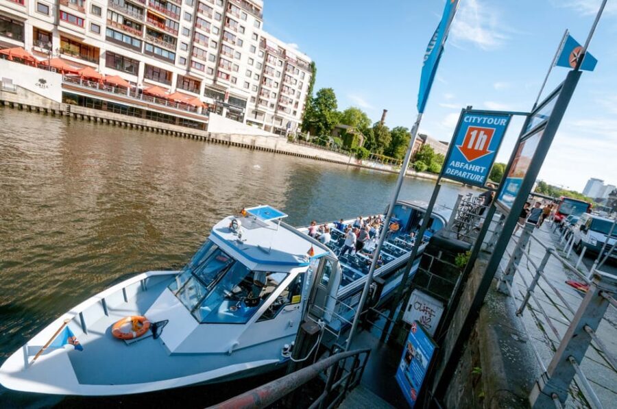 Berlin: 3.25-Hour Spree & Landwehrkanal Boat Tour - Museum Island skyline: how the architecture reads from the river