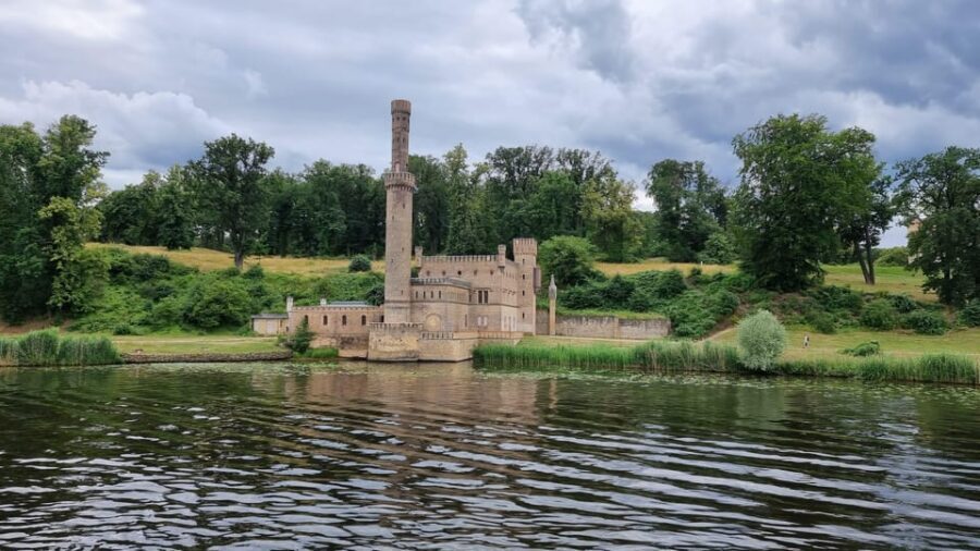 Berlin: 7 Lakes Boat Tour through the Havel Landscape - Schwanenwerder and Wannsee: villas, gardens, and the power of a view
