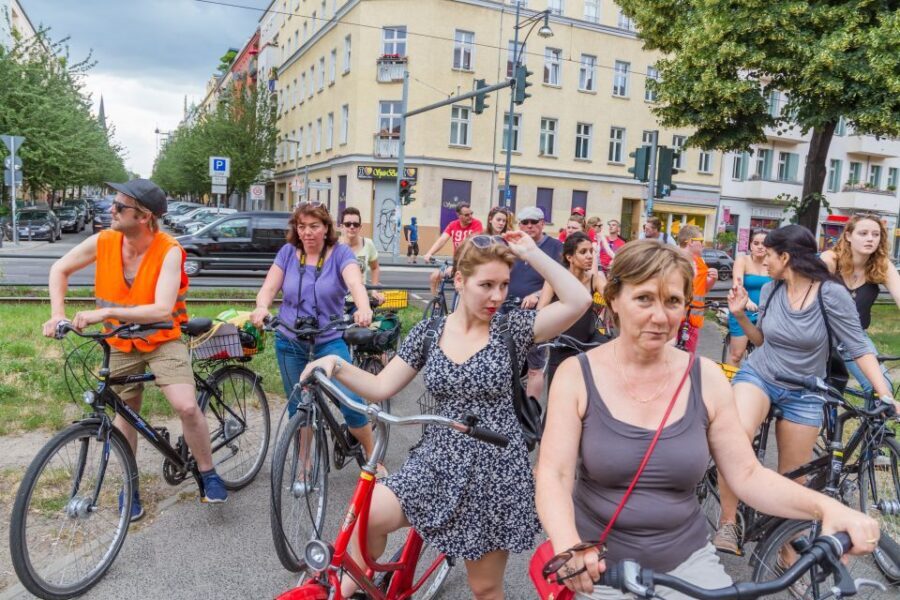 Berlin: Alternative Bike Tour of Kreuzberg & Friedrichshain - Your guide and group size: what the best tours do differently