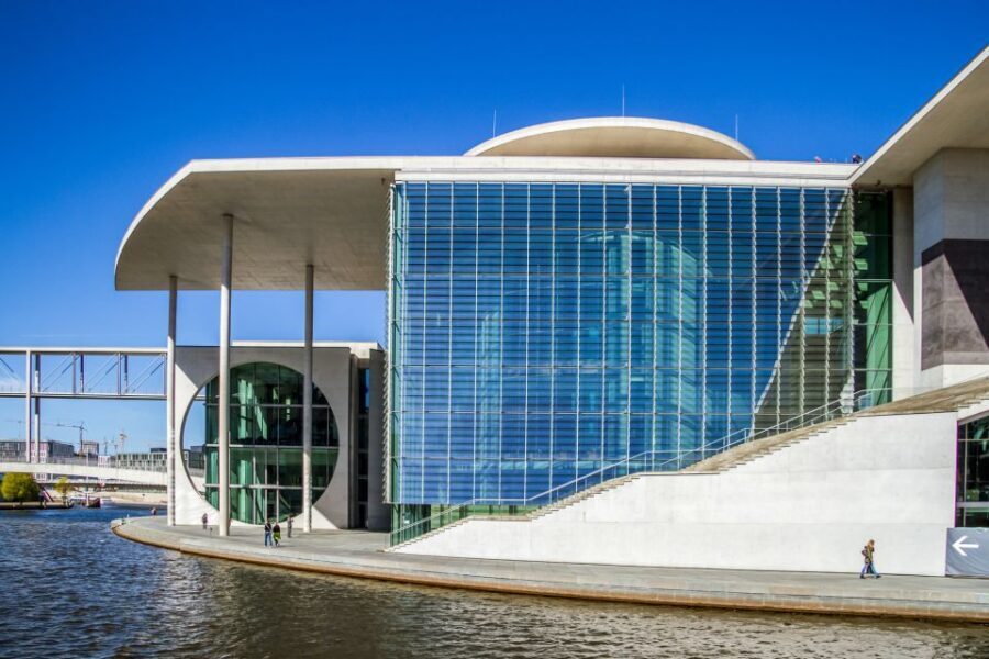 Berlin: Boat Tour Along the River Spree - Cruising toward Charlottenburg Palace: when the vibe turns more royal