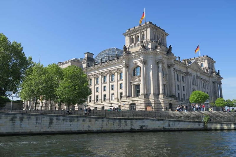 Berlin: City Boat Tour with Live Commentary - Weidendammer Brücke, Reichstag, and the Government District Perspective