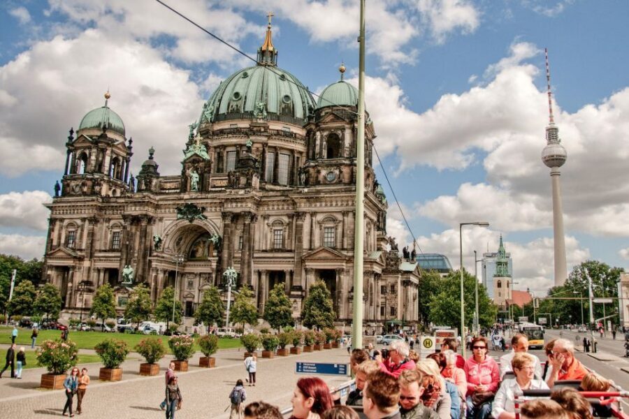 Berlin: City Sightseeing Hop-On Hop-Off Bus Tour - Timing and frequency: how to plan a 24–48 hour loop without losing your day