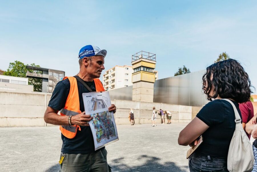 Berlin: Cold War Era History Guided Bike Tour - Brandenburg Gate through a guided lens