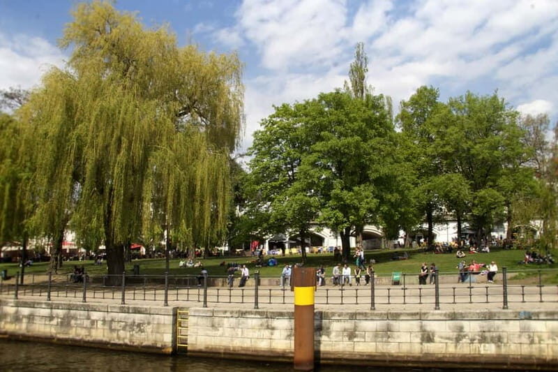 Berlin Combo Package: City Tour & Spree Boat Tour - Audio Guide, Languages, and the Kids Channel That Actually Helps