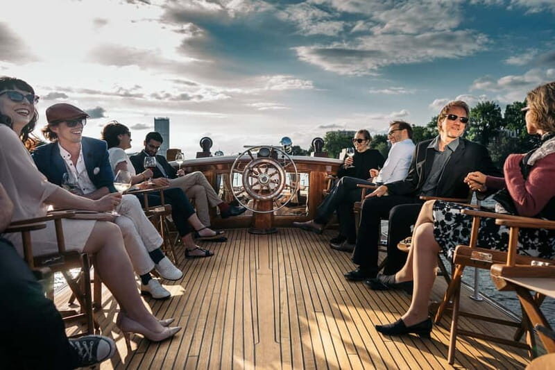 Berlin: Evening Yacht Cruise with Aperitif - The onboard vibe: electric quiet + real seat options