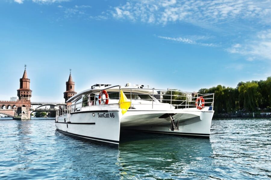 Berlin: Exclusive Boat Tour on a Solar-Powered Catamaran - Entering the Solar-Powered Flow on the Spree