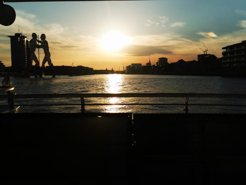 Berlin: Exclusive Boat Tour on a Solar-Powered Catamaran - Main Railway Station and the House of World Cultures Turnaround