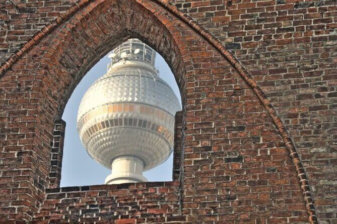 Berlin: Experience the Alternative Kreuzberg on a Bike Tour - Through Wrangelkiez and Görlitzer Park: the city where art meets everyday life