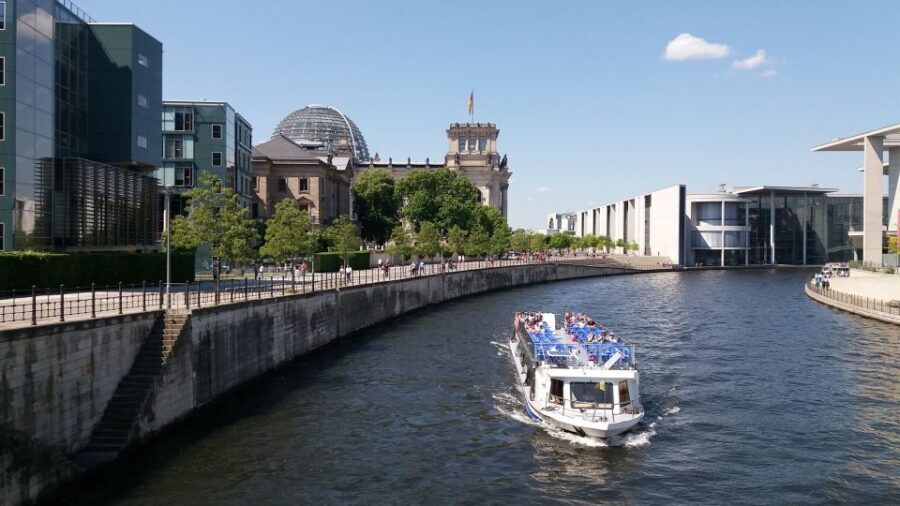 Berlin: Government District around the Reichstag Guided Tour - Price and group size: is $284 per group a fair deal?