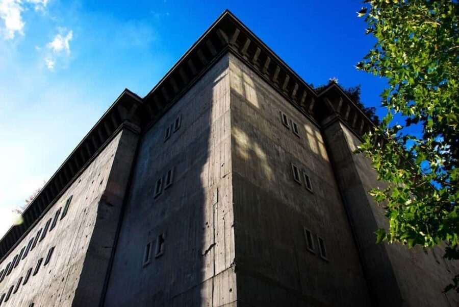 Berlin: Guided Bike Tour of The Wall and Third Reich - Your guide experience: personal storytelling and clear, practical facts