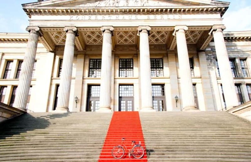 Berlin: Guided Bike Tour to Explore the Highlights - Berlin Hauptbahnhof to Reichstag: Big-City Scale, Small-Guided Stops