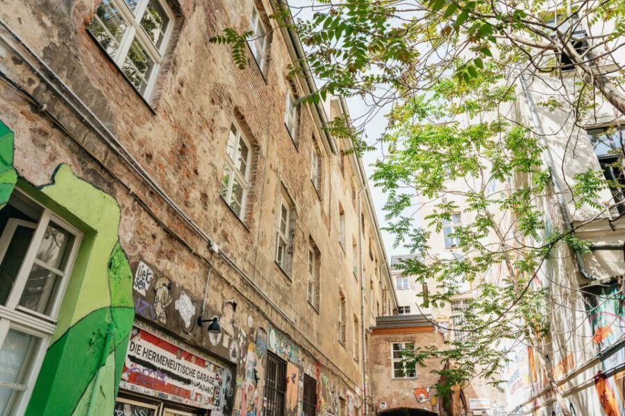Berlin: Hidden Backyards Guided Walking Tour - Sophienkirche, Auguststraße, and How the Jewish Quarter Changed