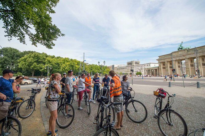Berlin Highlights Sightseeing Bike Tour in Small Groups - KulturBrauerei Courtyards: Starting With Architecture, Not Autopilot