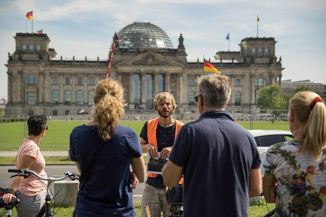 Berlin Highlights Sightseeing Bike Tour in Small Groups - Bundeskanzleramt to the Reichstag Area: Government Buildings, Explained Simply