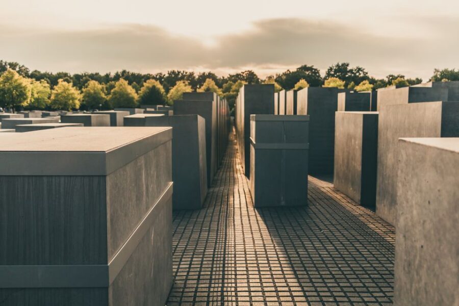 Berlin Historical Highlights Walking Tour - Key highlights to look for