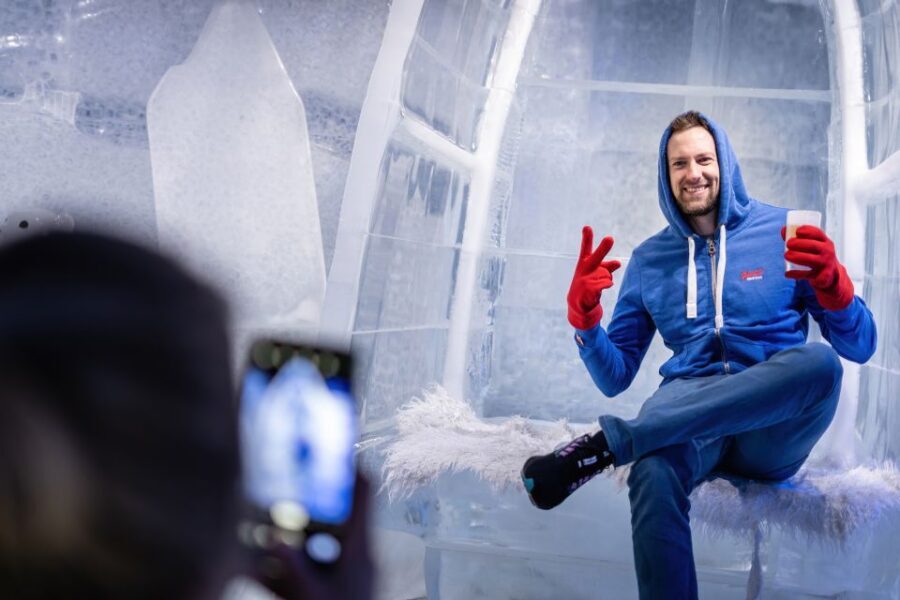 Berlin: Icebar Entrance with Complimentary Drinks - Photos and Ice Sculptures: How to Get Great Shots Without Getting in Trouble