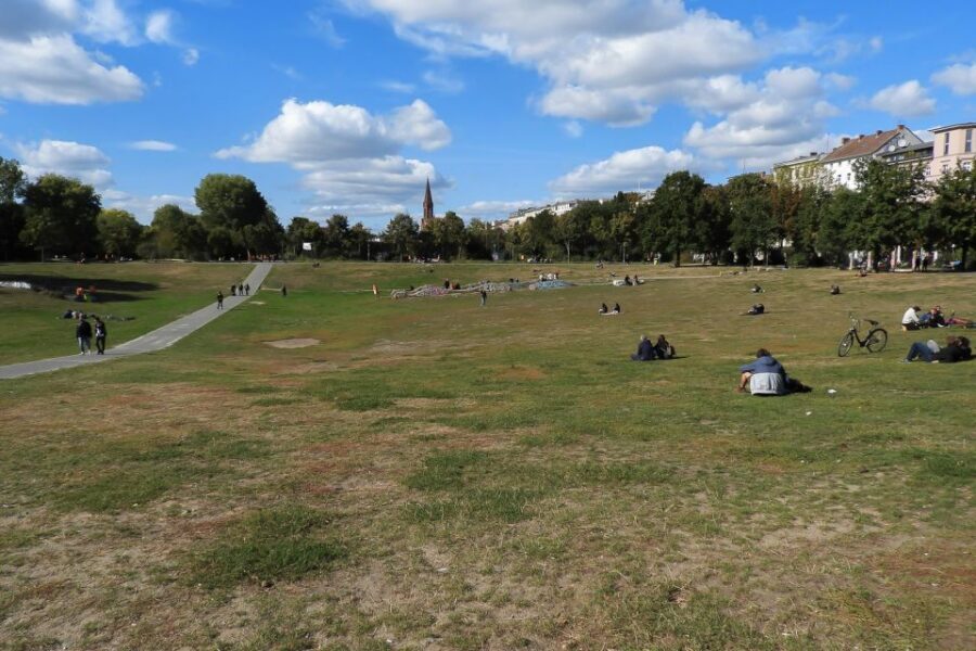 Berlin: Kreuzberg Guided Walking Evening Tour - Price and what $27 gets you in real terms