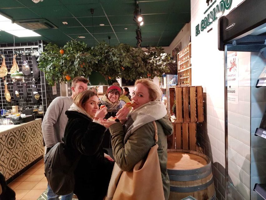 Berlin: Mitte Culinary Food Tour - Hackescher Markt and Kolonnadenhof: Eating While You Look Around
