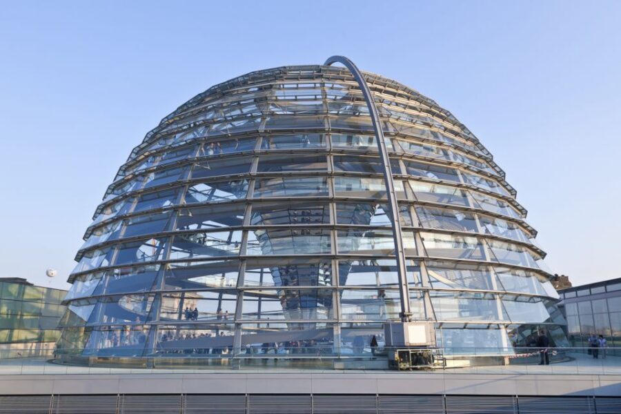 Berlin: Private Reichstag and Glass Dome Tour - The route’s pattern: short stops, then a guided push into politics