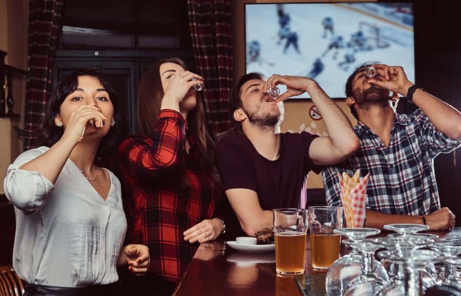 Berlin: Pub Crawl & Party with Free Shots & VIP Club Access - Why Mitte and Friedrichshain is the perfect pair for six hours