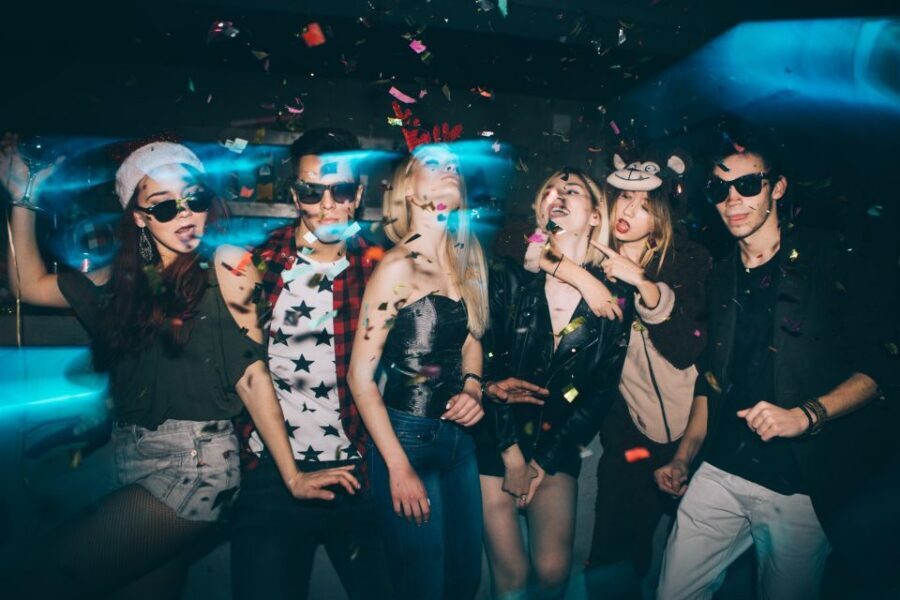 Berlin: Pub Crawl & Party with Free Shots & VIP Club Access - What the music mix really means at each stop