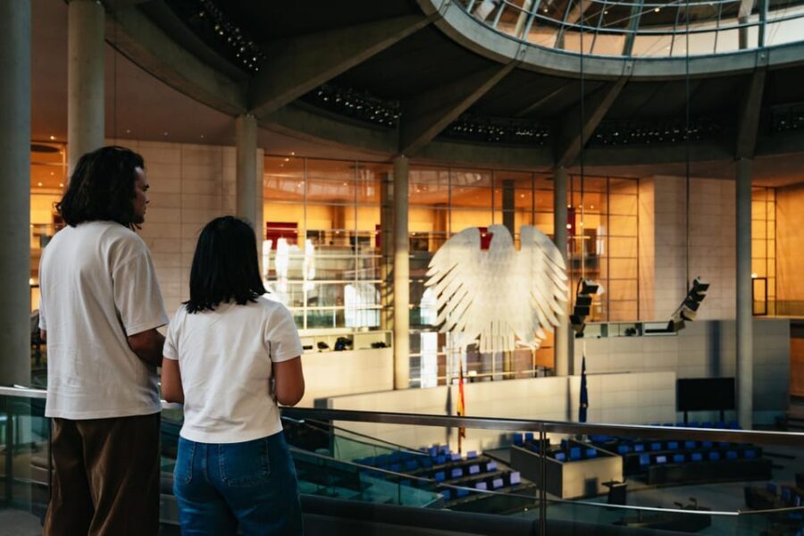 Berlin: Reichstag, Dome and Government District Guided Tour - Finding the meeting point at Bundestag (U5) without stress
