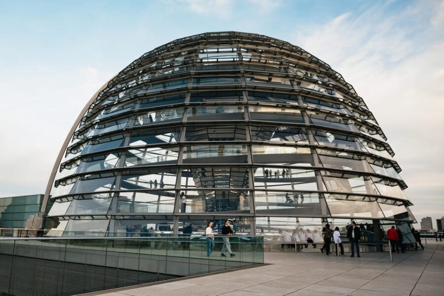 Berlin: Reichstag, Dome and Government District Guided Tour - Crossing into the Reichstag area: Berlin’s government district in context