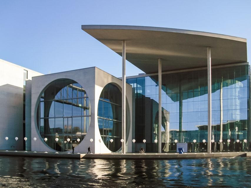 Berlin: Reichstag, Plenary Chamber, Cupola & Government Tour - A smart “story order” from the Spree to the Reichstag dome