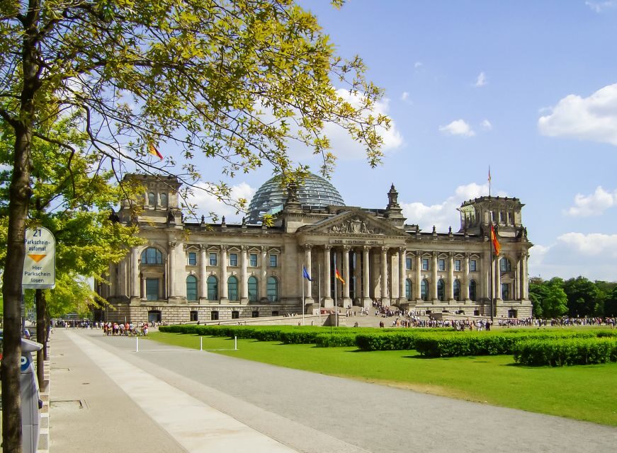 Berlin: Reichstag, Plenary Chamber, Cupola & Government Tour - Meeting point at ARD studio: arrive ready for a quick start