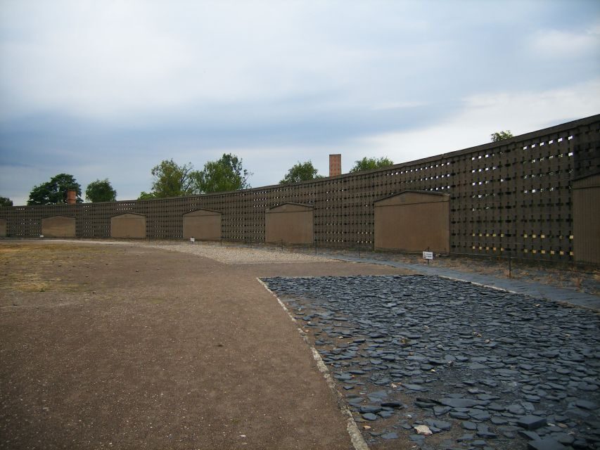 Berlin: Sachsenhausen Memorial 6-Hour Tour in Spanish - What You’ll Learn About Prisoner Work and Daily Life