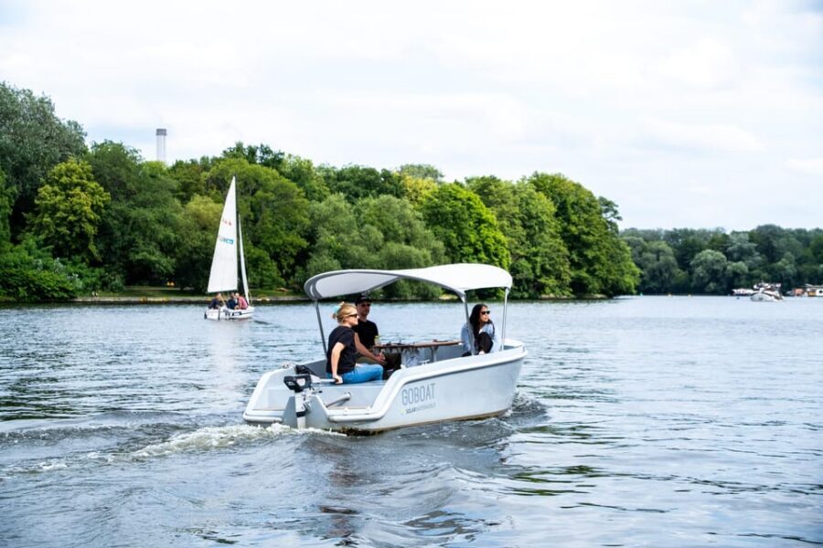 Berlin: Self-Drive Boat Tour - Picking the right rental length: 1 hour can work, 2 hours is better