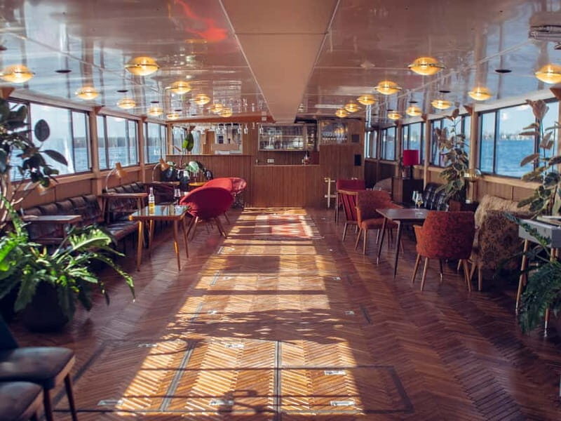 Berlin: Sightseeing Cruise from Berlin Main Station - What the 75 minutes show you along the Spree