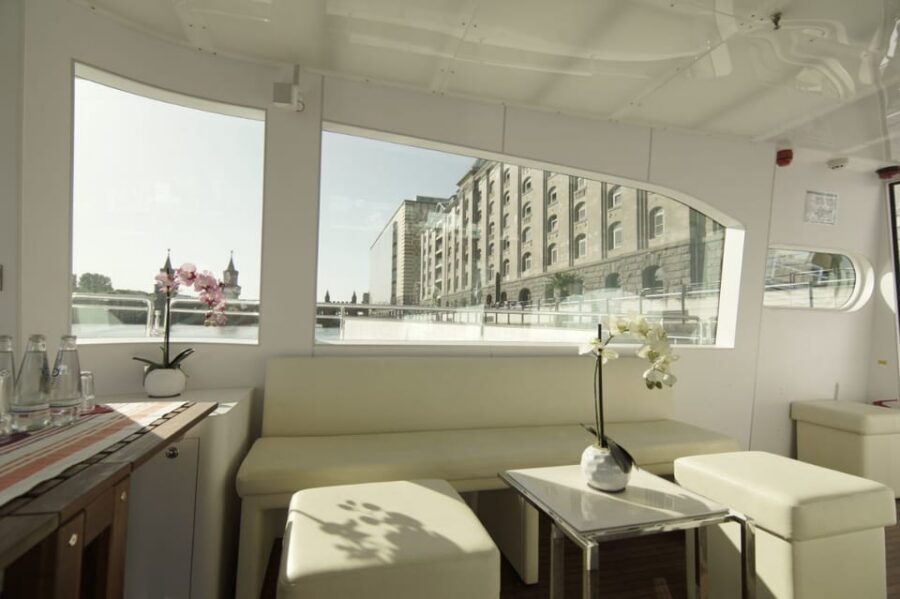 Berlin: Solar Powered Sunset Catamaran Cruise & Audio Guide - Onboard Comfort: Small Boat, Good Views, and Blankets When It Cools Off