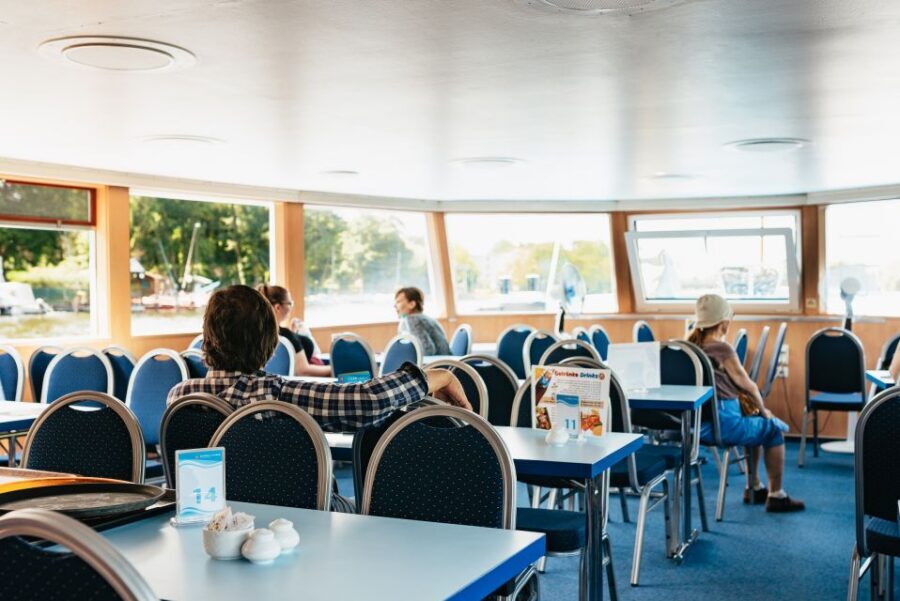 Berlin: Spree Boat Tour to Müggelsee - Cruising past Köpenick Palace and the Captain of Köpenick