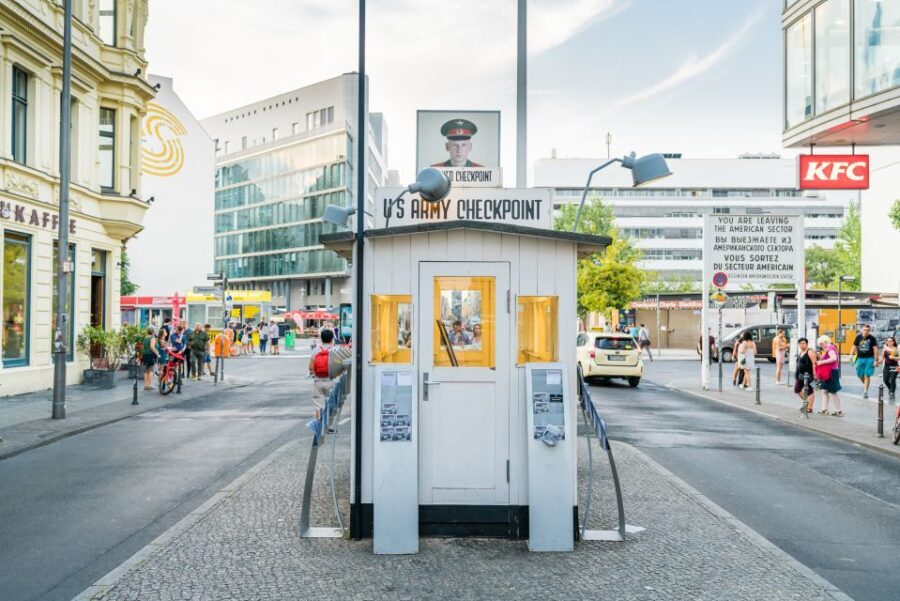 Berlin: Third Reich and Cold War 2 Hour Walking Tour - The Berlin Wall: 200 Meters That Explain Decades of Division