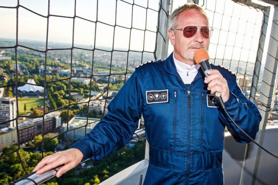 Berlin: Ticket for World Balloon with Perfect View - The view from above: Berlin’s core landmarks in one sweep