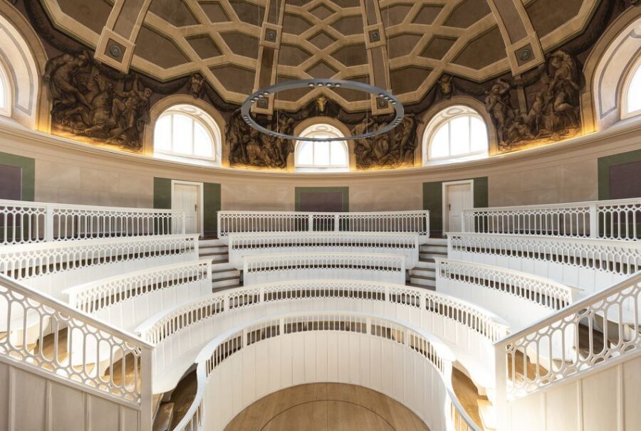 Berlin: walking tour about Charité - The walk along Luisenstraße and the university campus