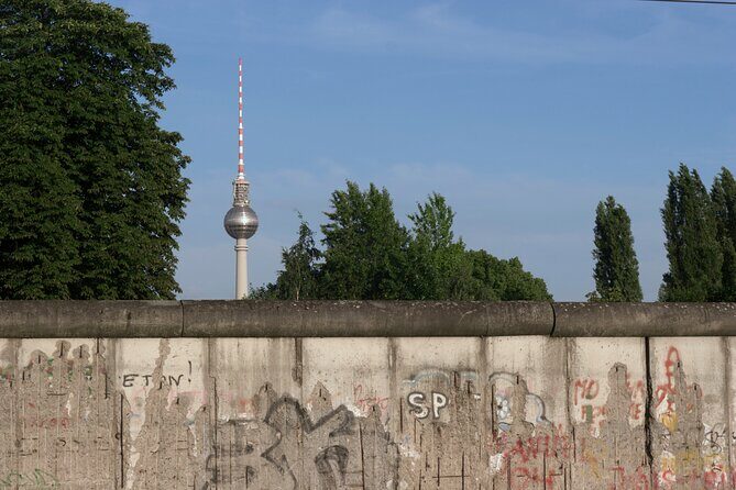Berlin's Best: 2 Hour Walking Tour Third Reich and the Cold War - Holocaust Memorial and Führerbunker: When the Story Changes Gear