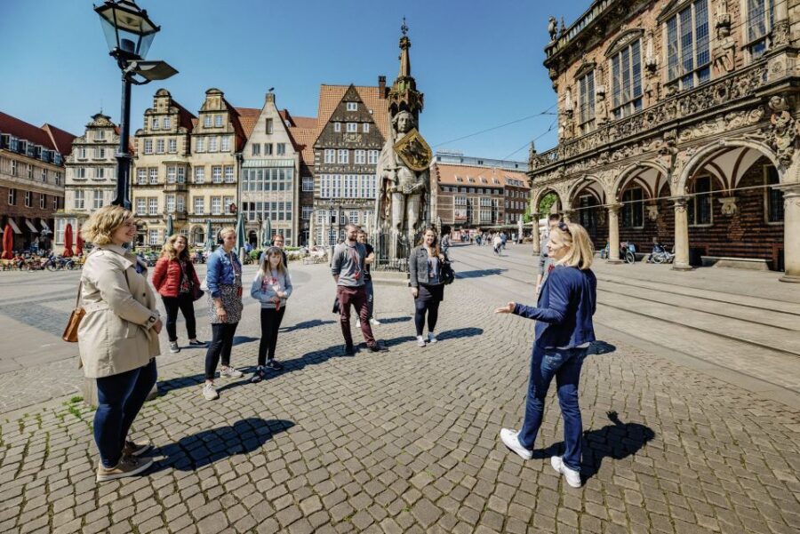 Bremen: City Center Guided Walking Tour - Schnoor Quarter: Old Bremen’s Lanes, Crafts, and Good Food