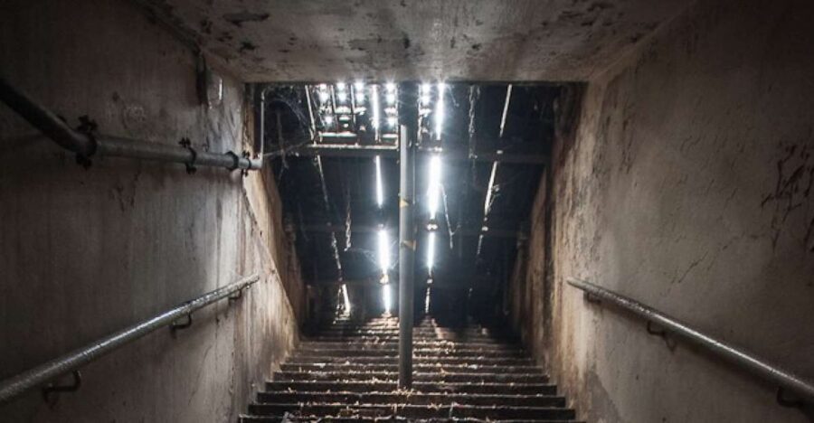 Bremen: Underground Guided Tour - Two Underwelten routes: picking your Bremen underworld