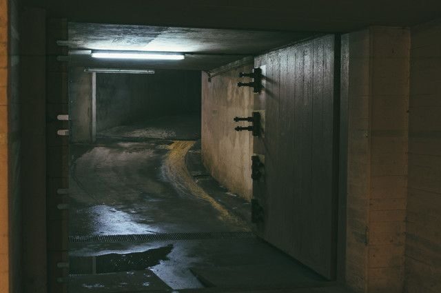 Bremen: Underground Guided Tour - Central Station bunker: ABC shelter under the forecourt